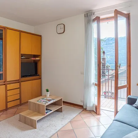 Maison Laghée-bright With Balcony, View! Carate Urio